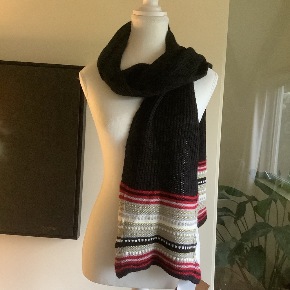 Fownes NWT Black Rectangular Winter Scarf with Striped Ends